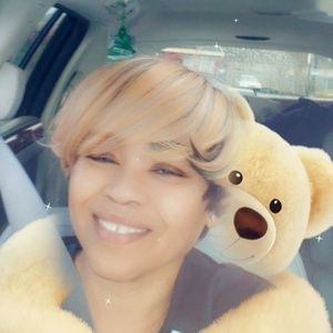 Meet your Posher, Roxanne